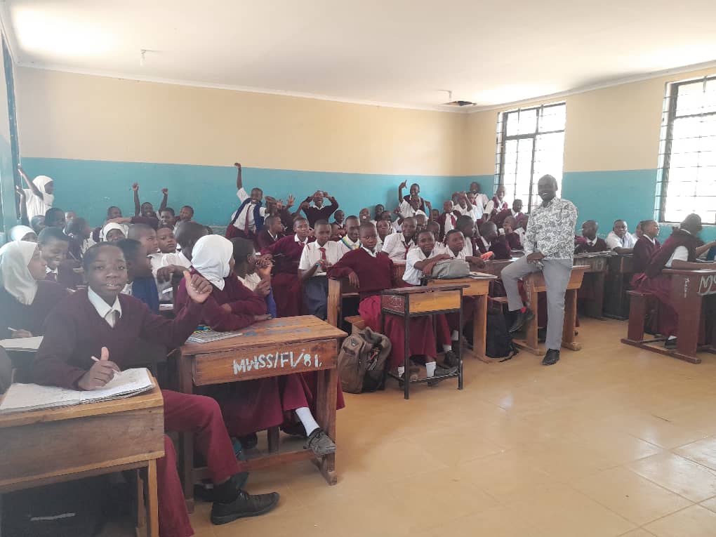Mwamala Elever i i klassrum