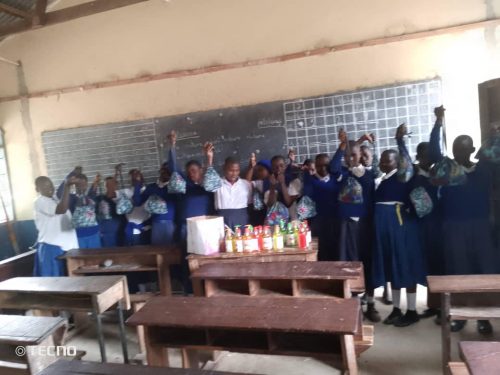 Flickor-pa-Bulunde-primary