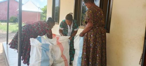 Matrons-packar-upp-hygienpaketen